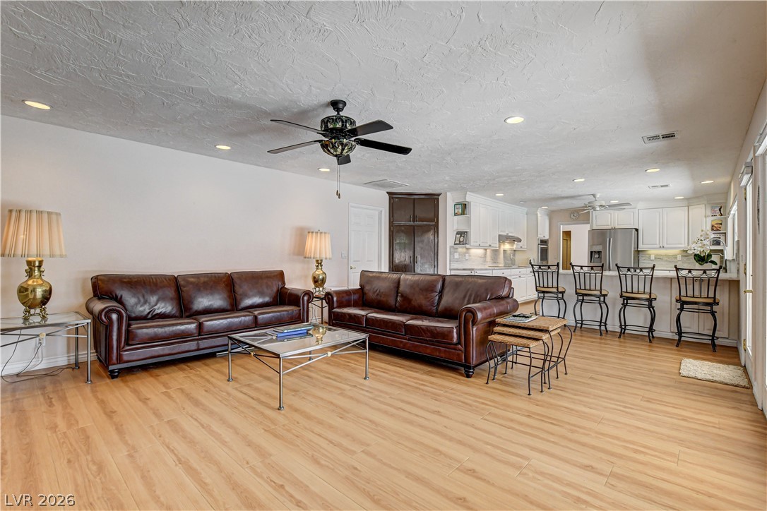 3753 Meadowcrest Drive Property Photo 23