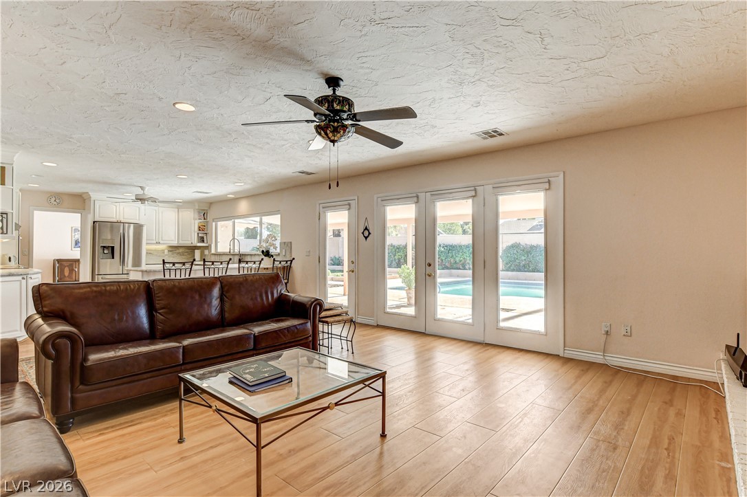 3753 Meadowcrest Drive Property Photo 24