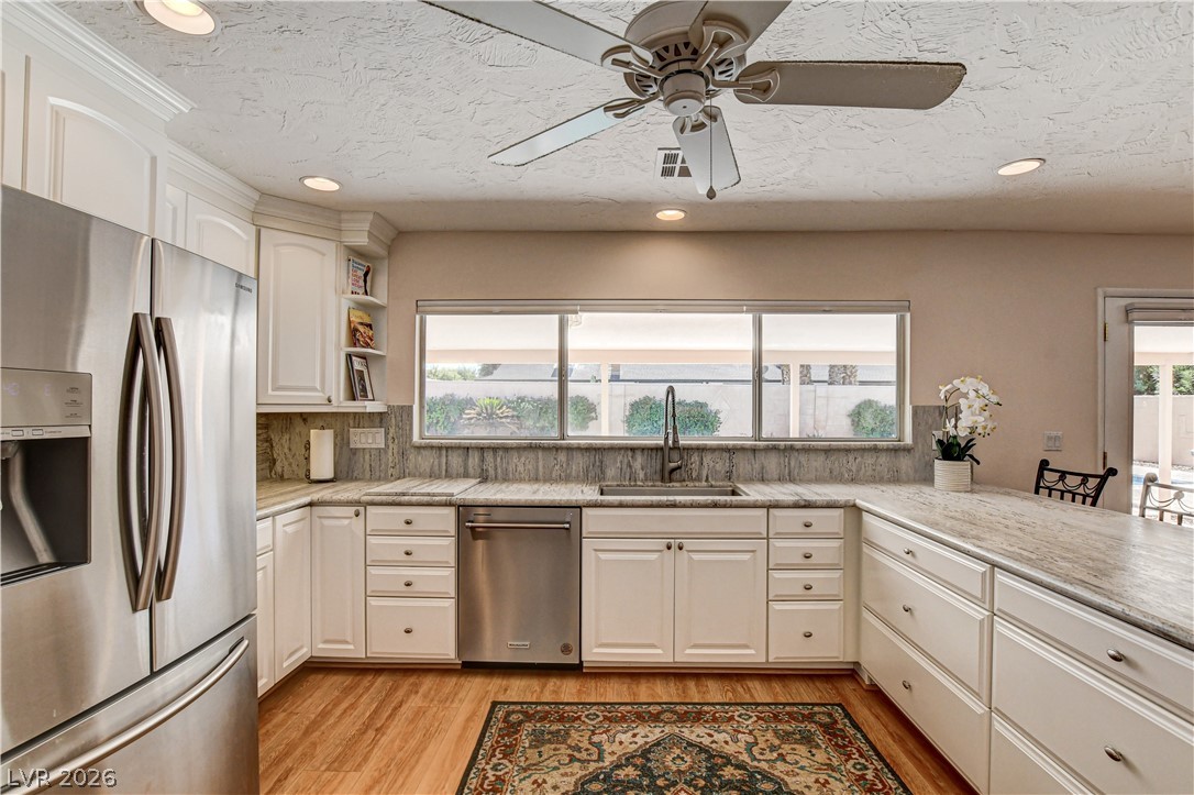 3753 Meadowcrest Drive Property Photo 28