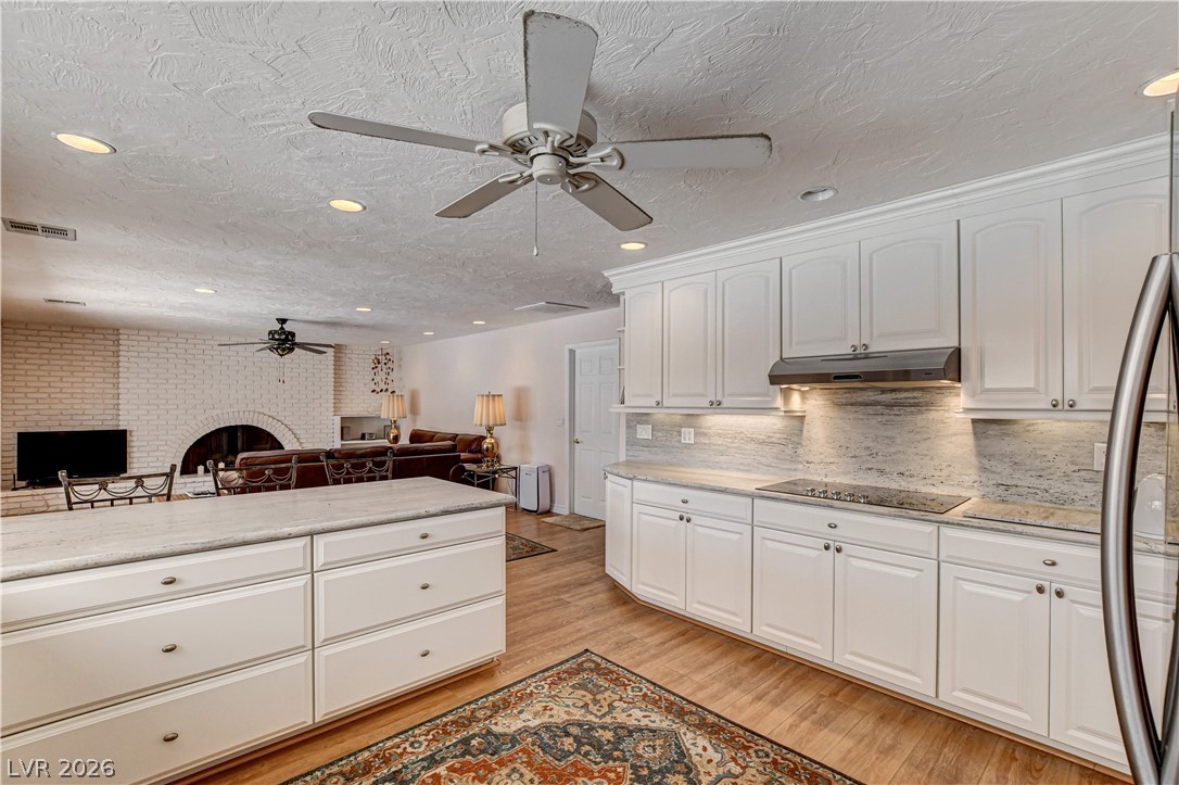 3753 Meadowcrest Drive Property Photo 30
