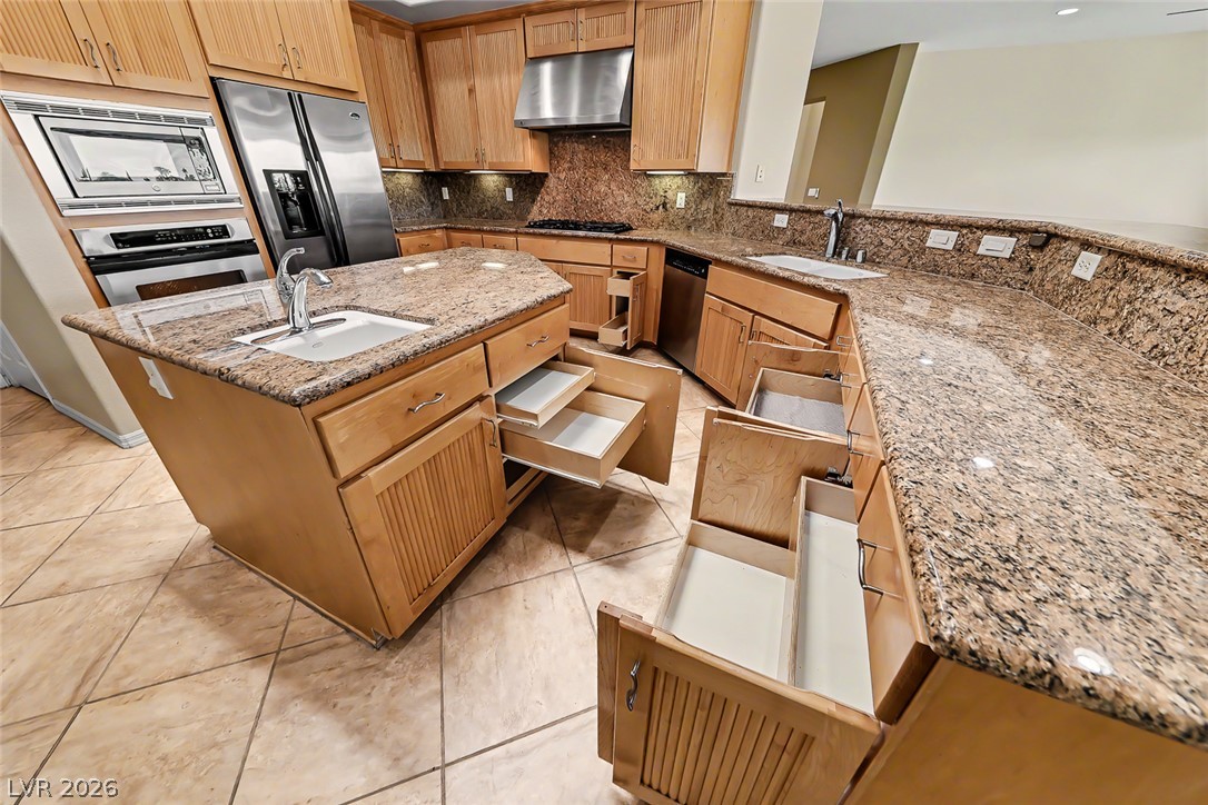 2738 Cherrydale Falls Drive Property Photo 39