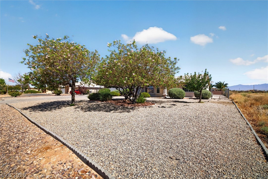 680 East Jaybird Street Property Photo 2