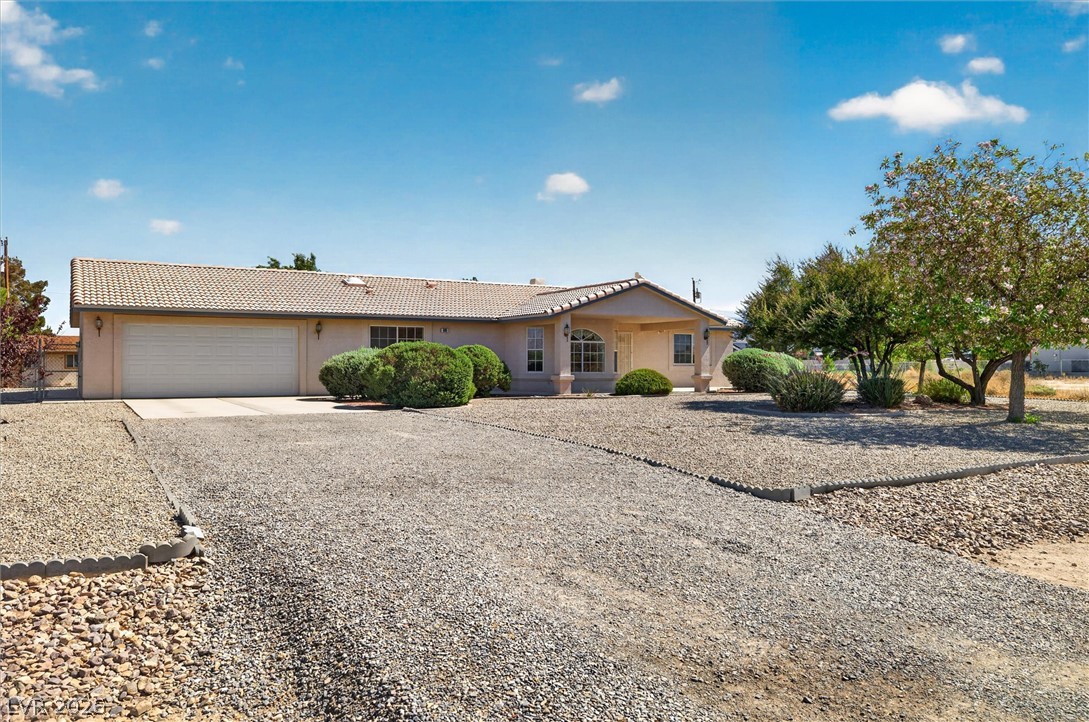 680 East Jaybird Street Property Photo 3