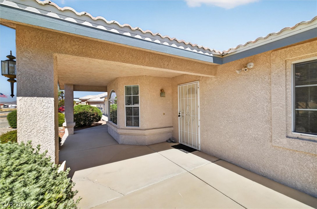 680 East Jaybird Street Property Photo 4