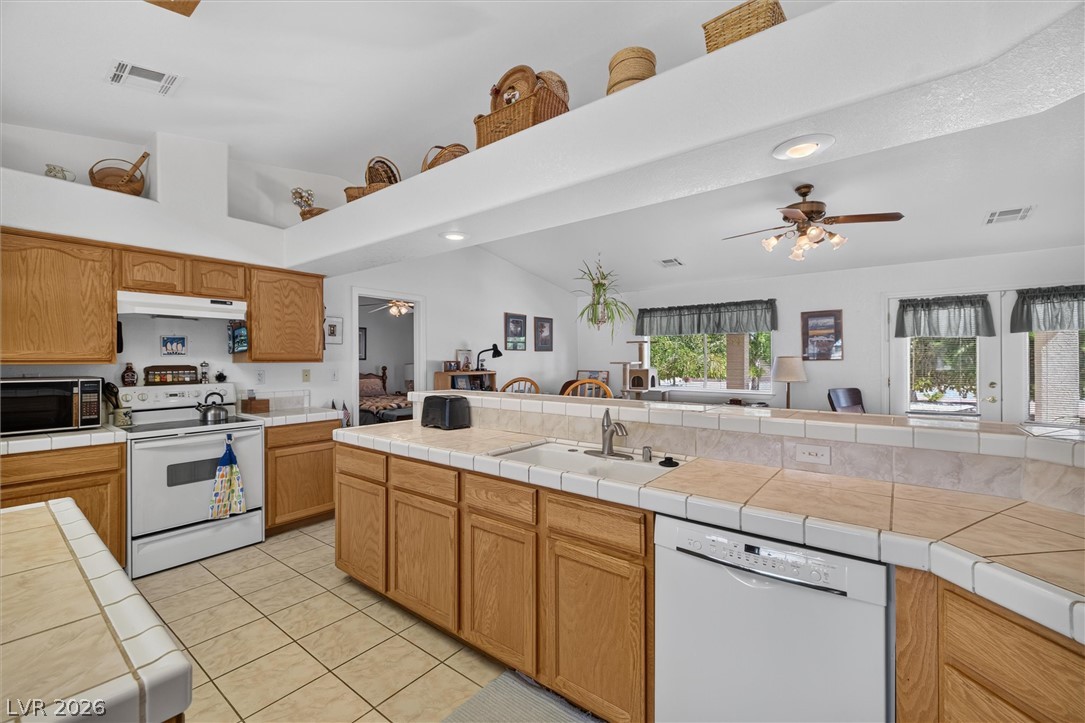 680 East Jaybird Street Property Photo 16