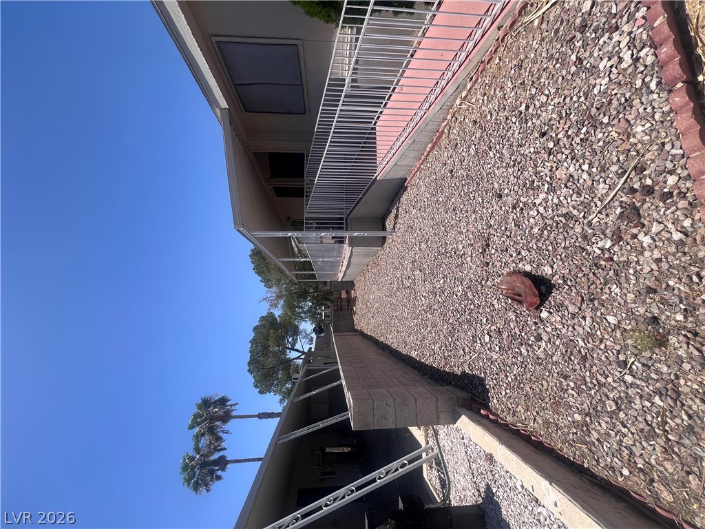 5565 Tres Piedras Road Property Photo 3