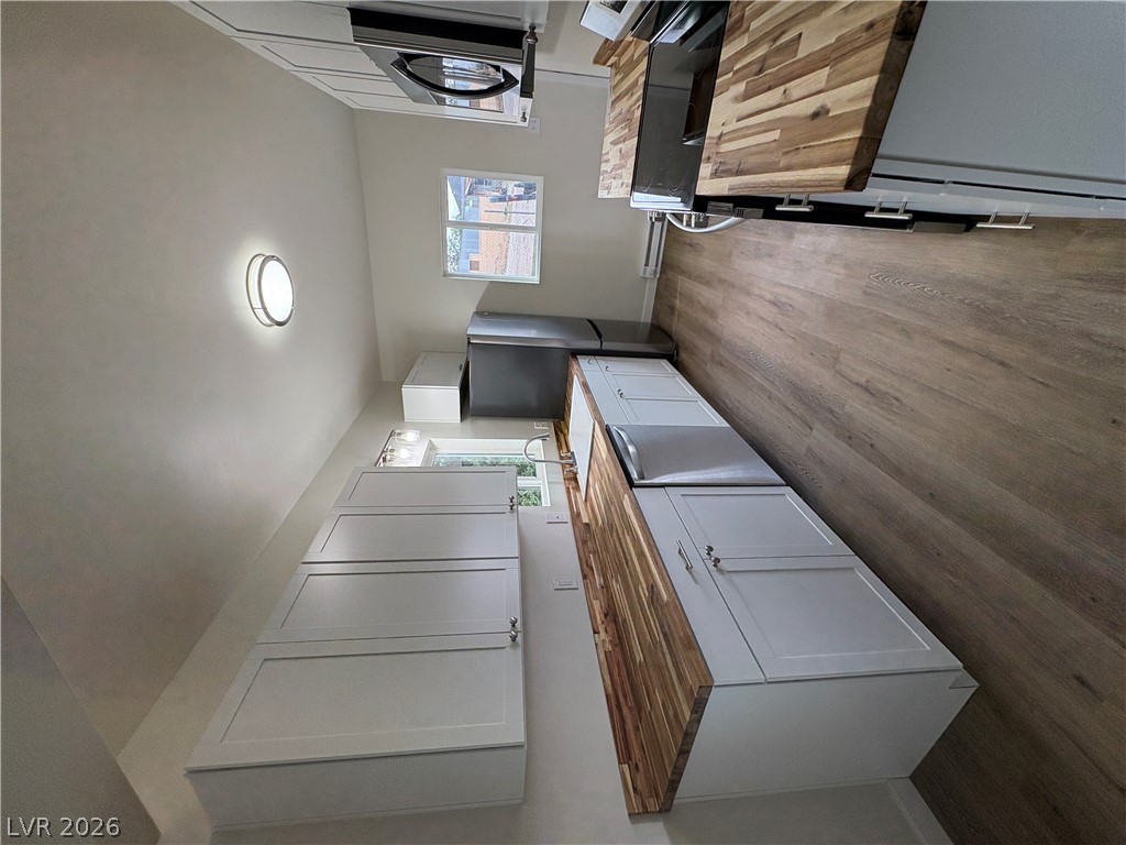 23 Avenue F Property Photo 4