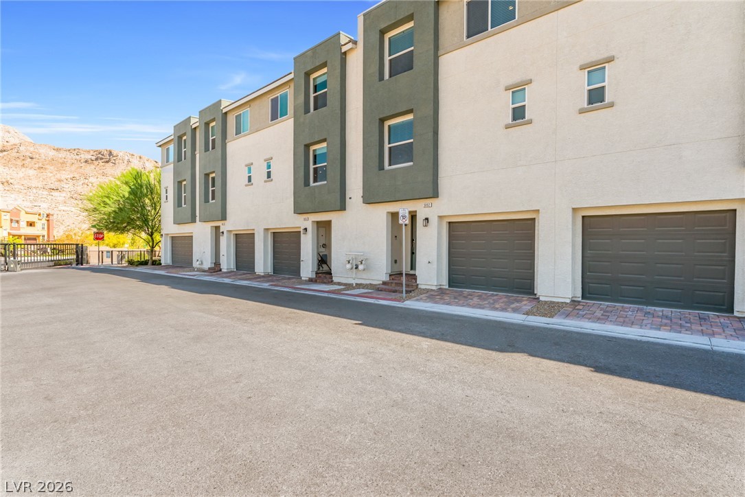 3892 Enchanted Sky Street Property Photo 3