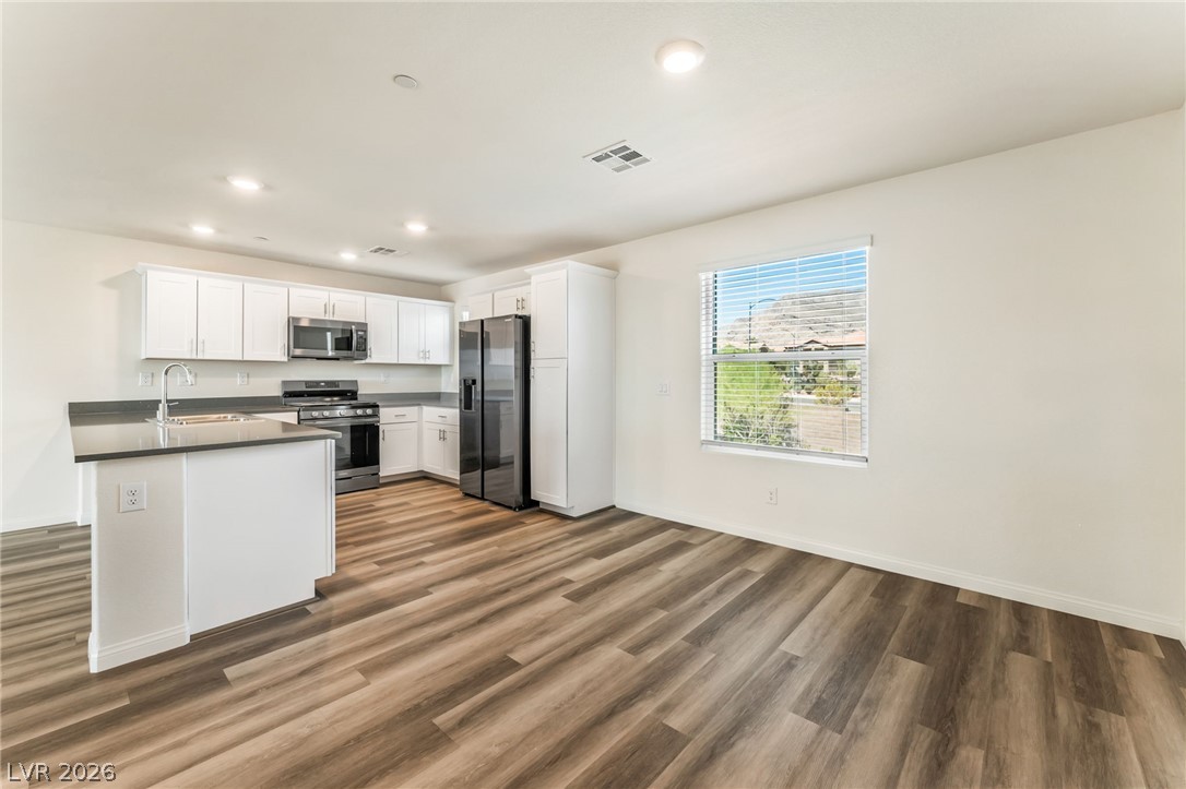 3892 Enchanted Sky Street Property Photo 10