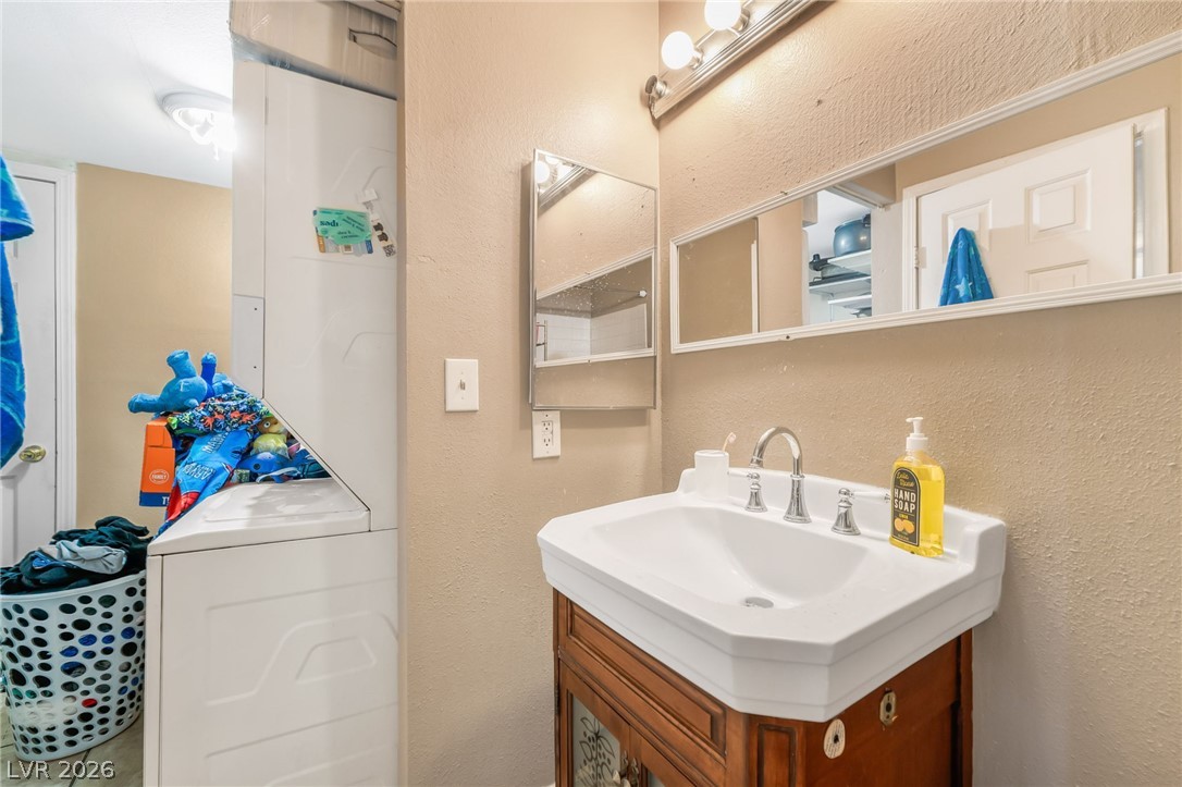 5821 Medallion Drive 102 Property Photo 23