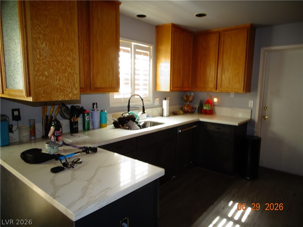 5424 Geneive Lane 105 Property Photo 9