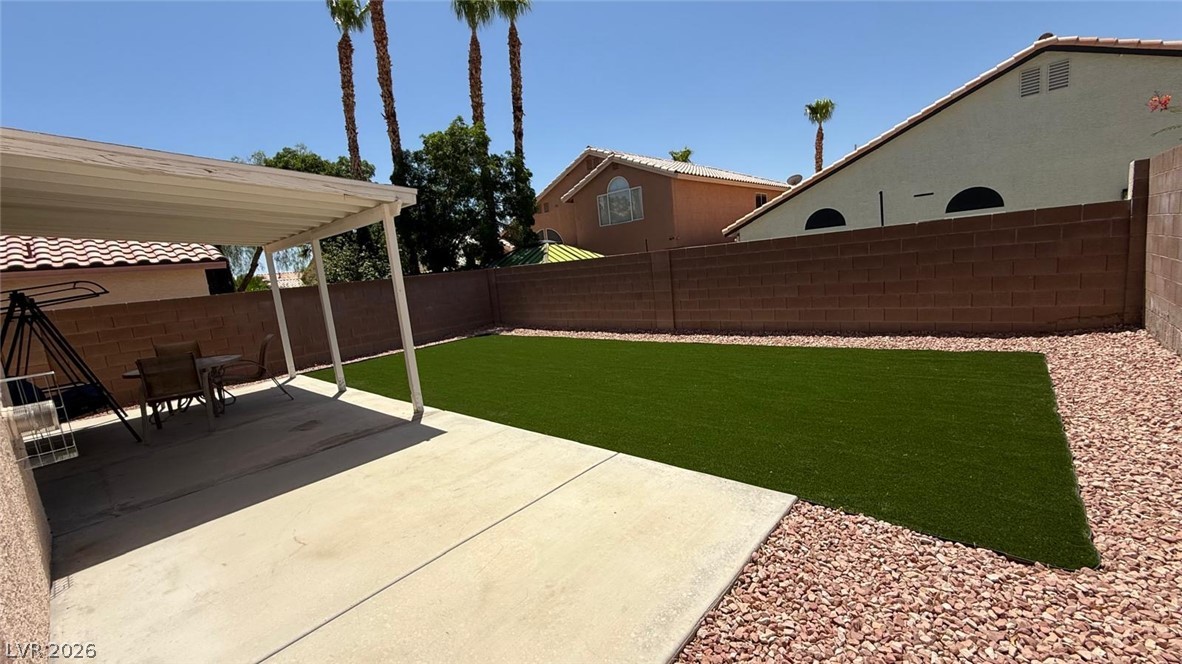 10087 Yellow Canary Avenue Property Photo 10
