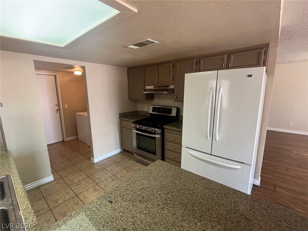 914 Scarlet Ridge Drive Property Photo 11