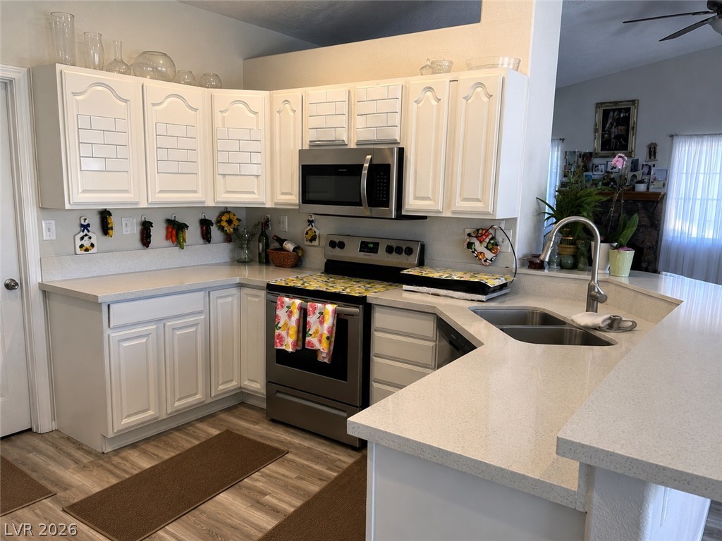 200 East Gamebird Road Property Photo 6