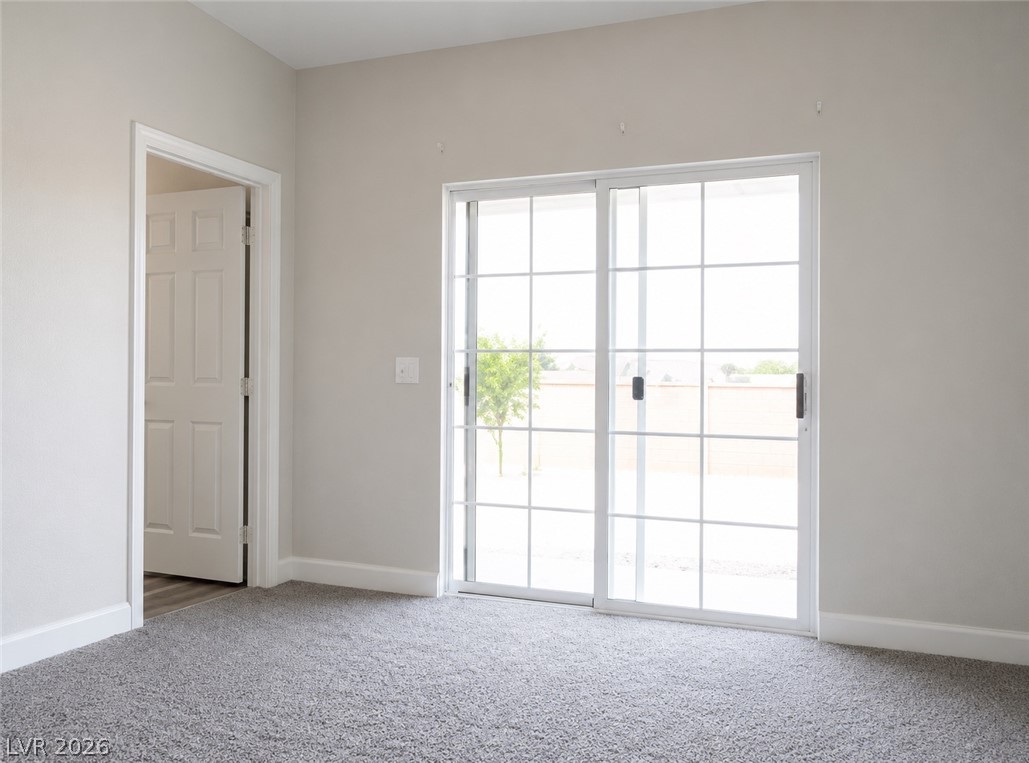 200 East Gamebird Road Property Photo 12