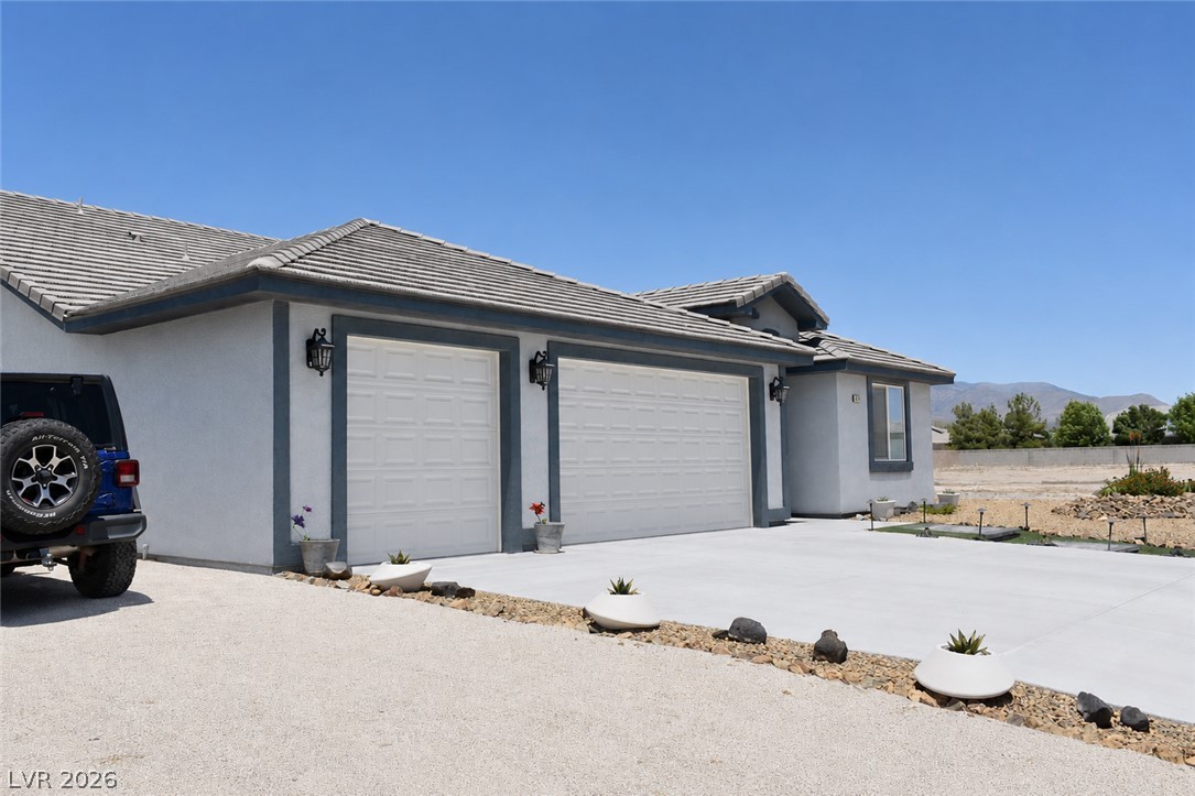 4670 Stonebridge Court Property Photo 4