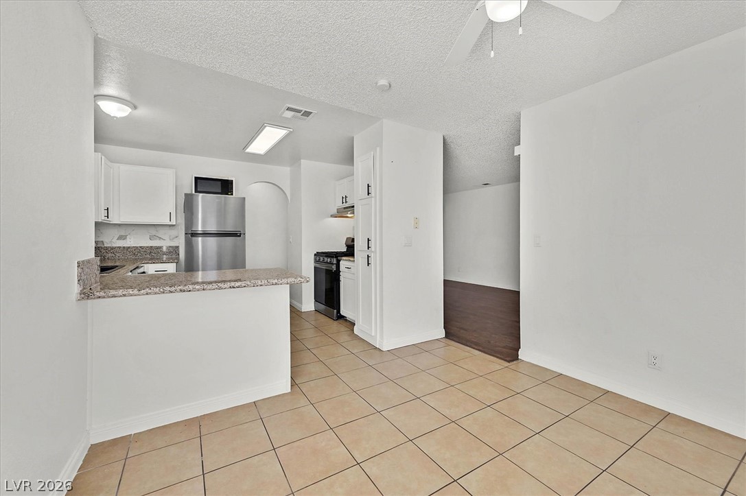 2200 South Fort Apache Road 2142 Property Photo 8