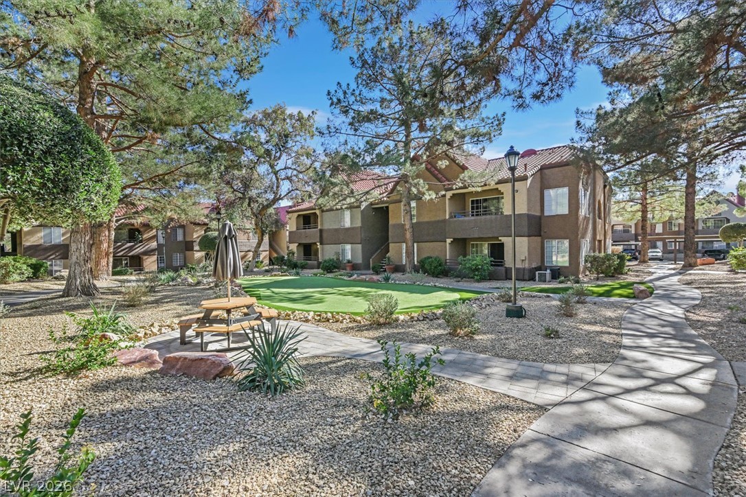 2200 South Fort Apache Road 2142 Property Photo 38
