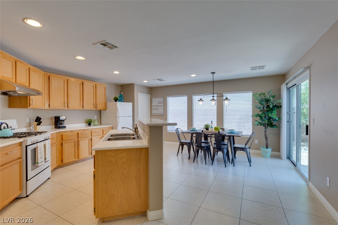 6236 Windmill Island Avenue Property Photo 8