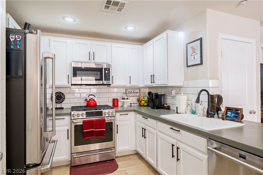 2084 Airy Petals Walk Property Photo 6