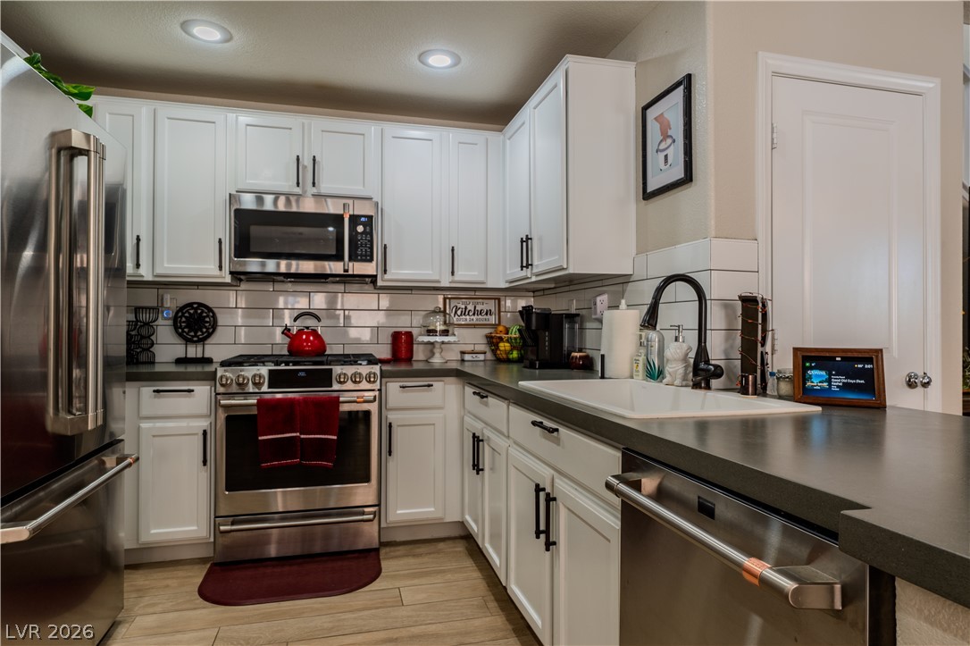 2084 Airy Petals Walk Property Photo 18