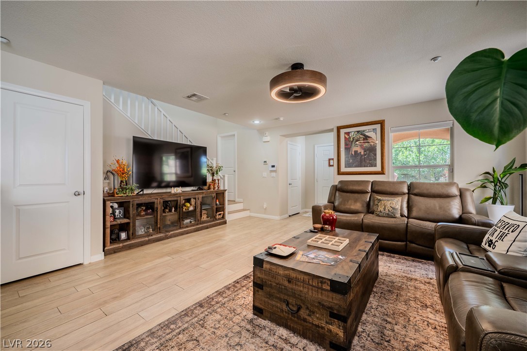 2084 Airy Petals Walk Property Photo 20