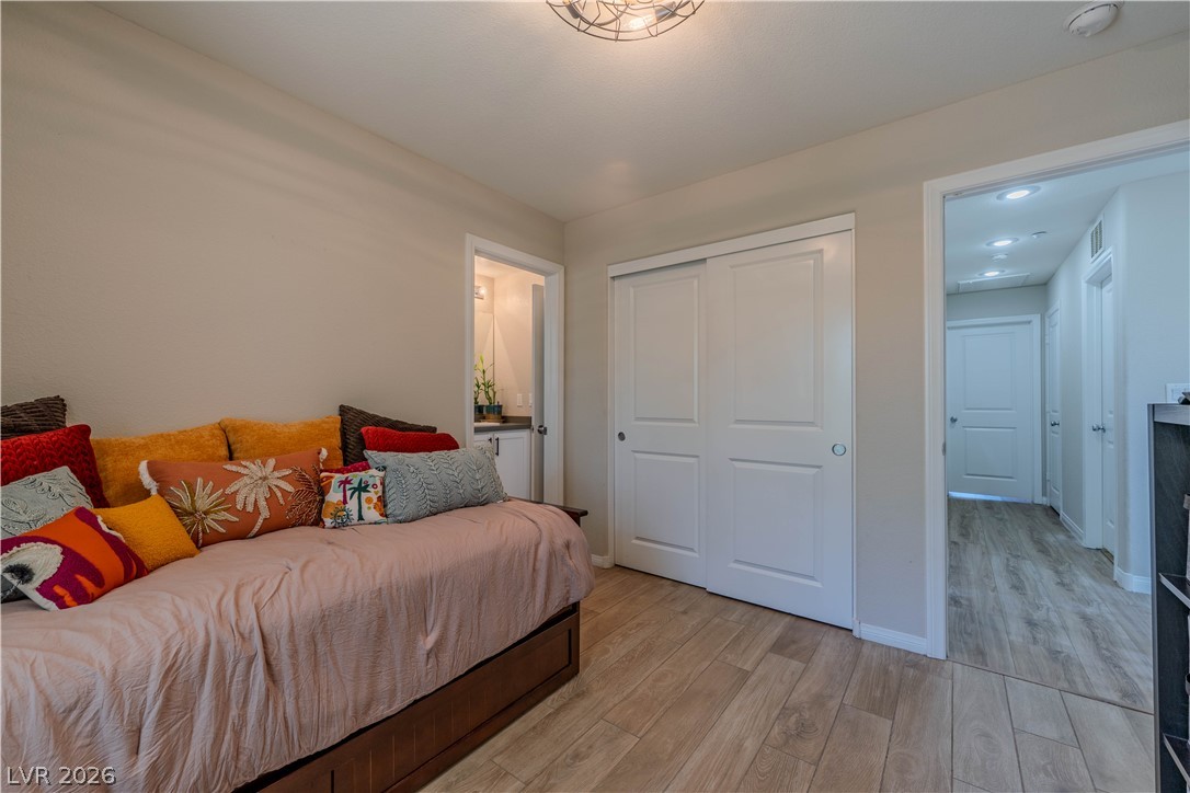 2084 Airy Petals Walk Property Photo 23