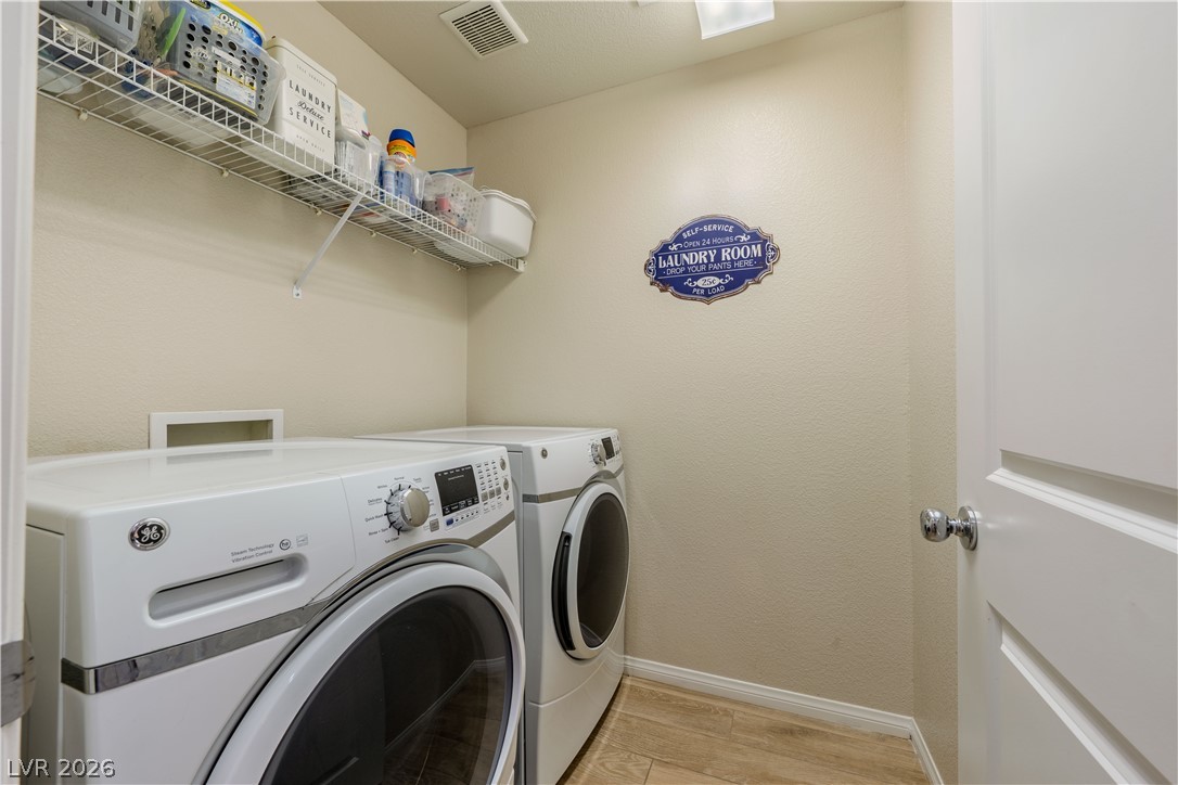 2084 Airy Petals Walk Property Photo 36
