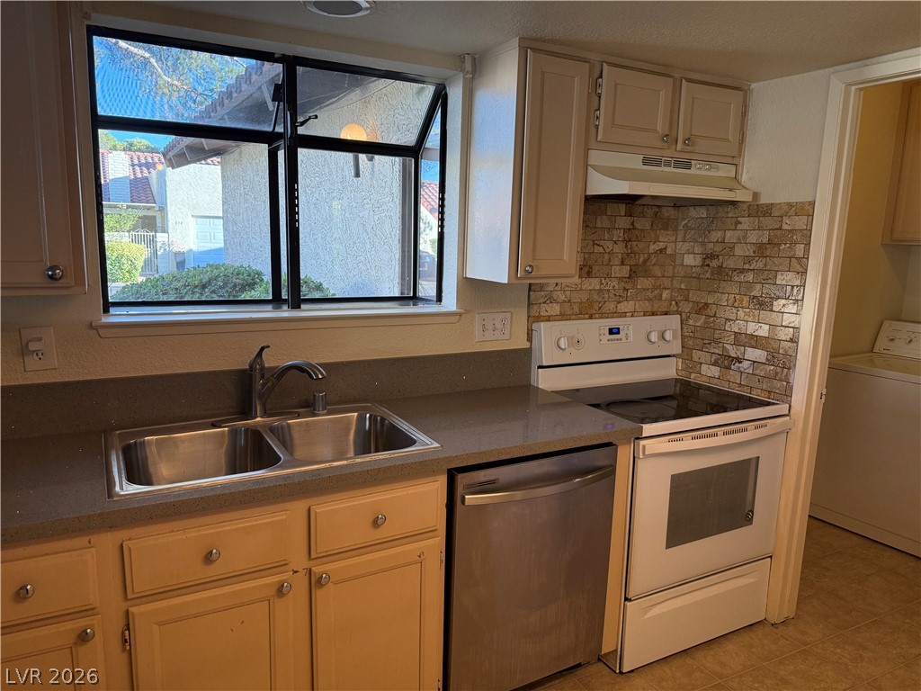 720 Sea Pines Lane Property Photo 10