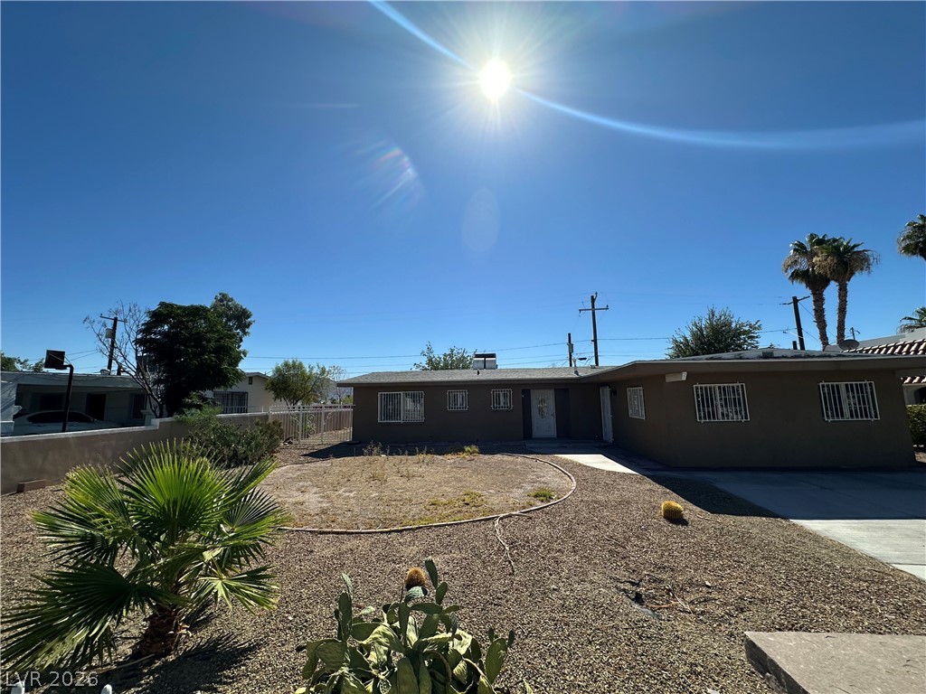 2876 Escuela Street Property Photo 4