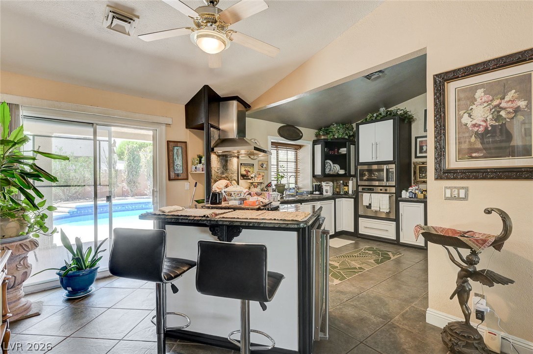 6790 West Oakey Boulevard Property Photo 8