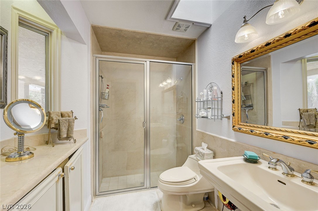 6790 West Oakey Boulevard Property Photo 17