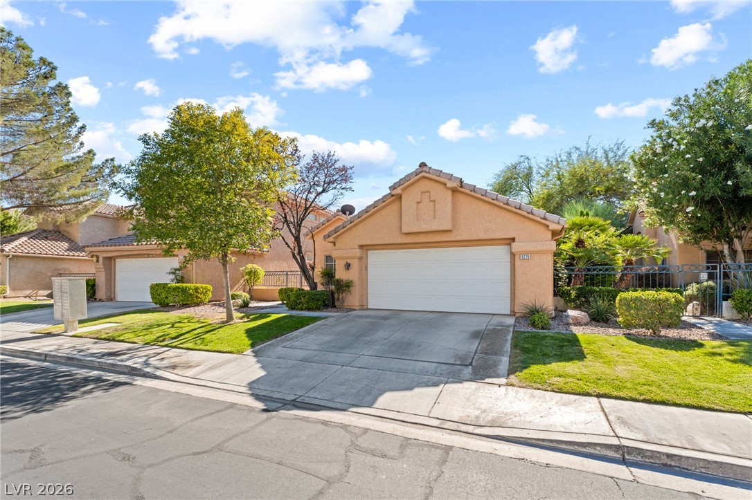 9229 Pitching Wedge Drive Property Photo 2