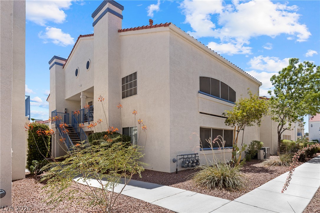 2725 South Nellis Boulevard 2052 Property Photo 8