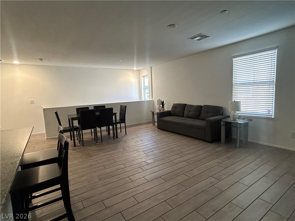 4520 Woolcomber Street Property Photo 5