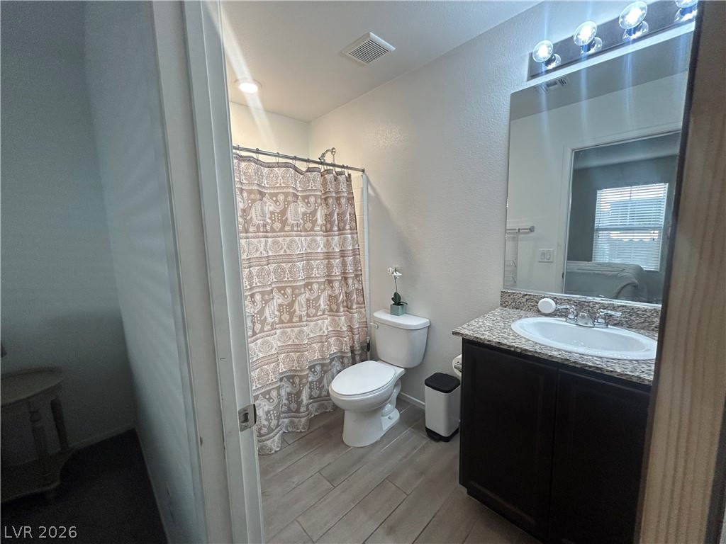 4520 Woolcomber Street Property Photo 6
