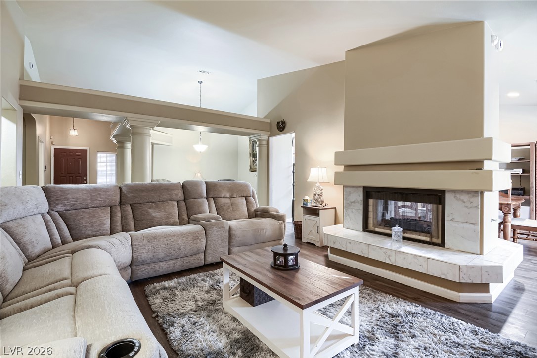 276 Plaza Carmelina Court Property Photo 4