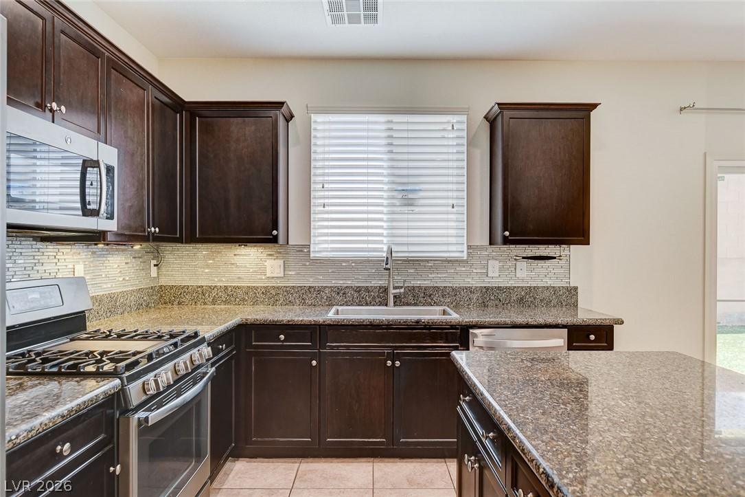 7841 Blue Lake Peak Street Property Photo 13