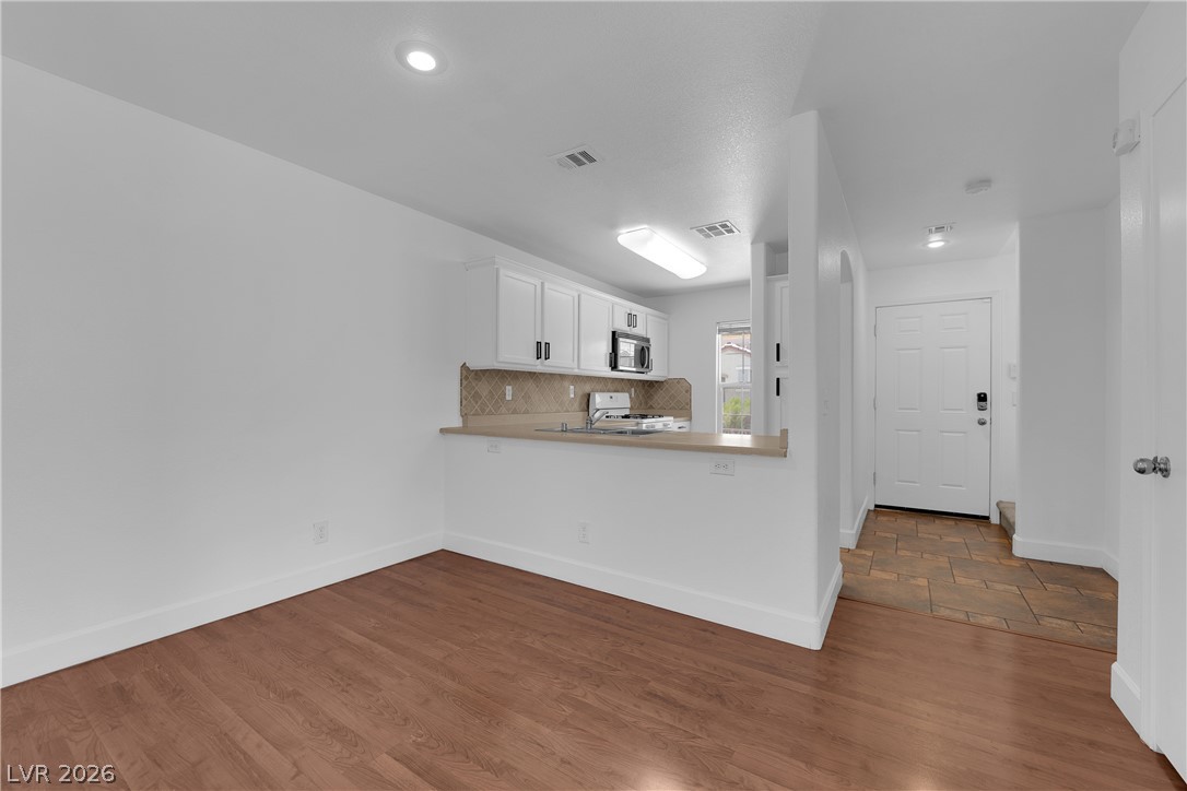 6288 Lapilli Avenue Property Photo 7