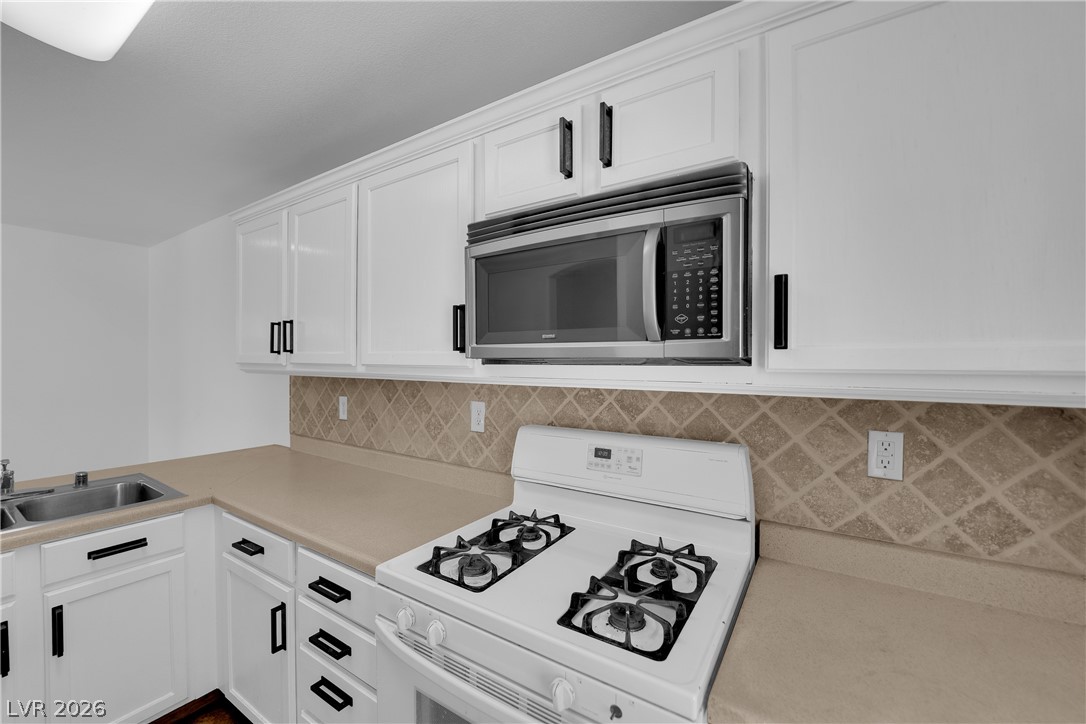6288 Lapilli Avenue Property Photo 11