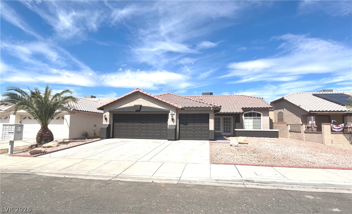 1667 Tangerine Rose Drive Property Photo 4
