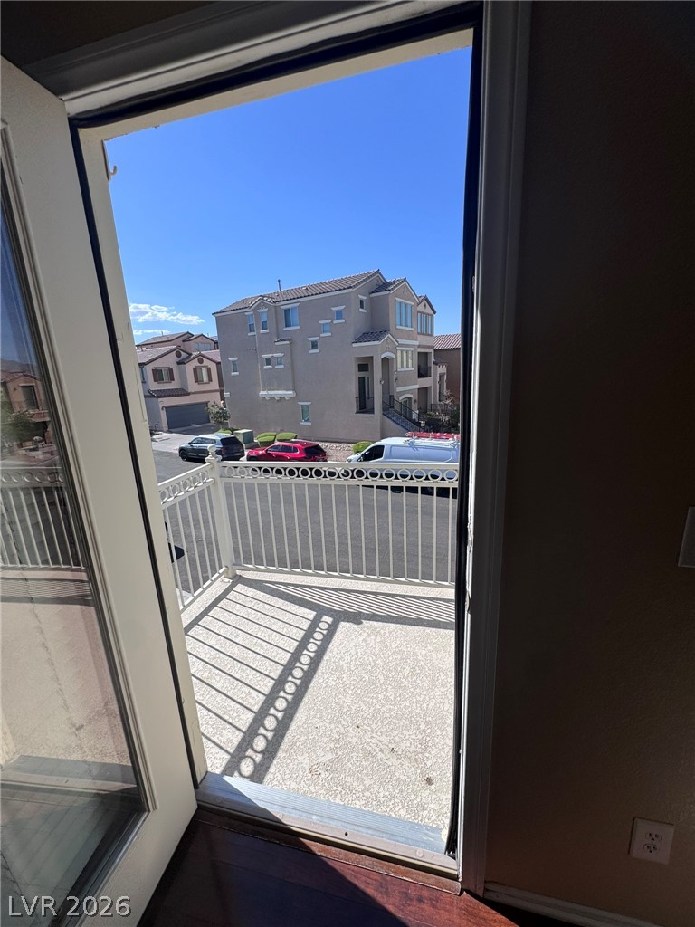 8949 Careful Canvas Avenue Property Photo 8