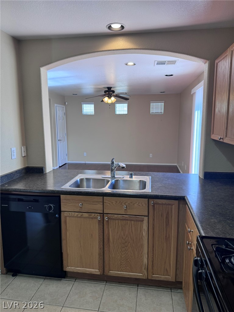 8949 Careful Canvas Avenue Property Photo 26