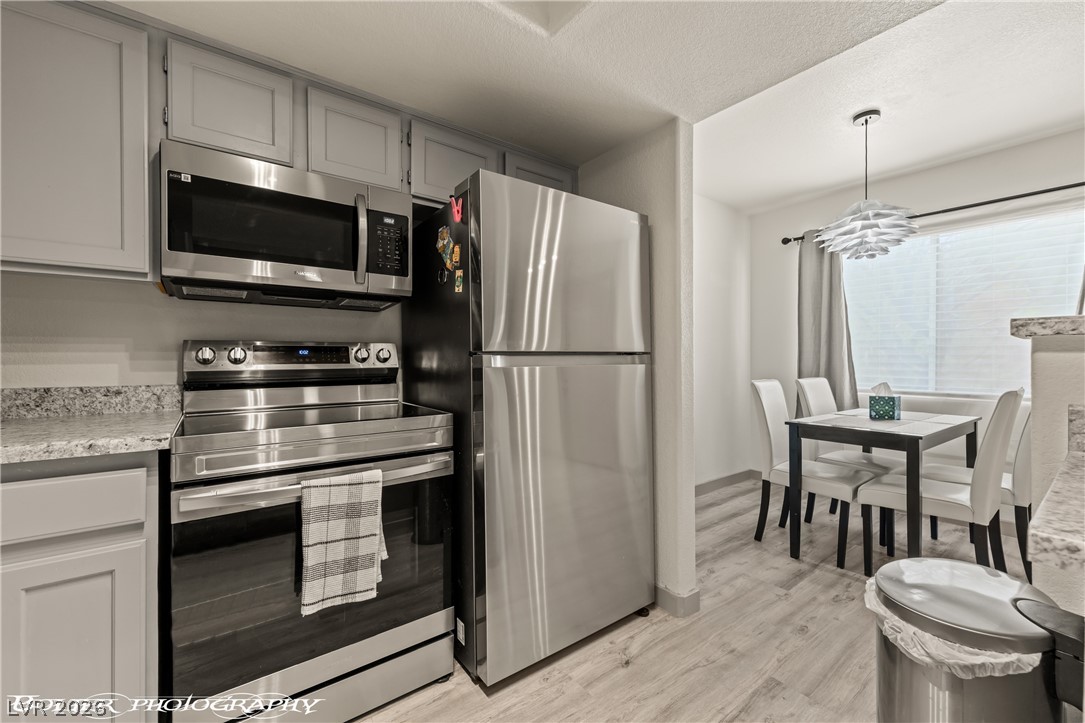 378 Colleen Court C Property Photo 23