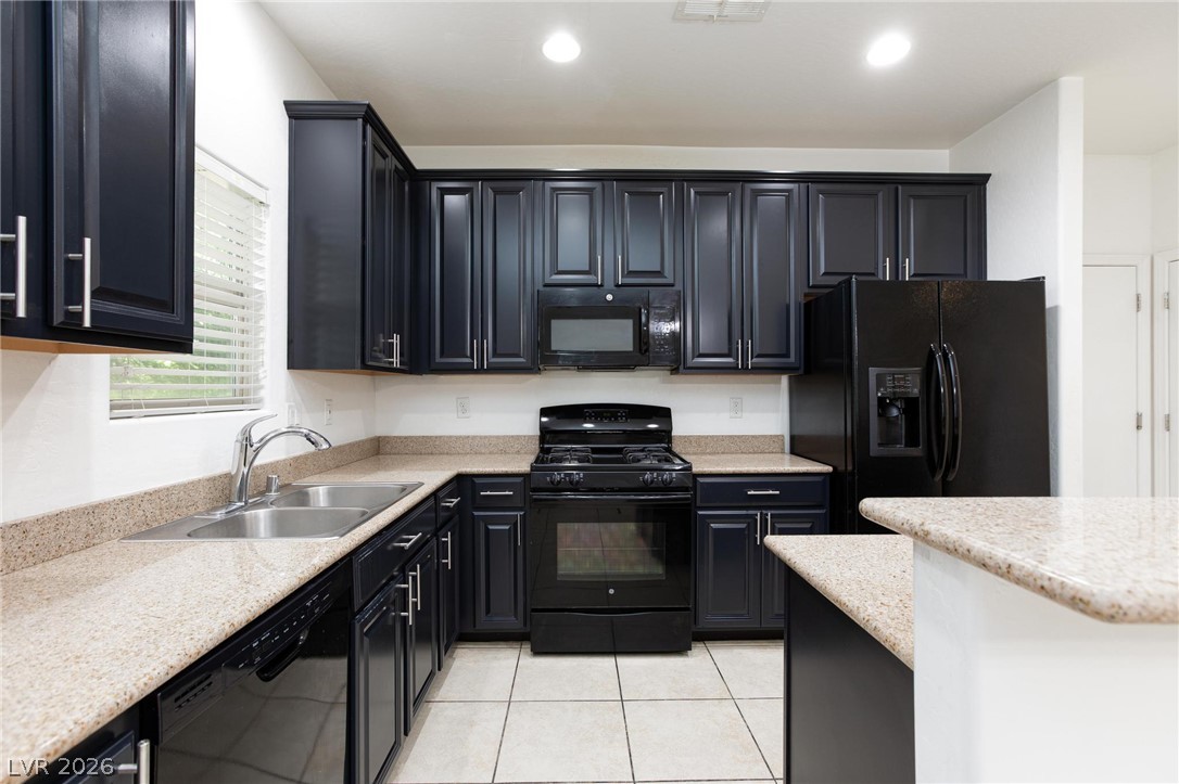 7720 Vibrant Thread Court Property Photo 8