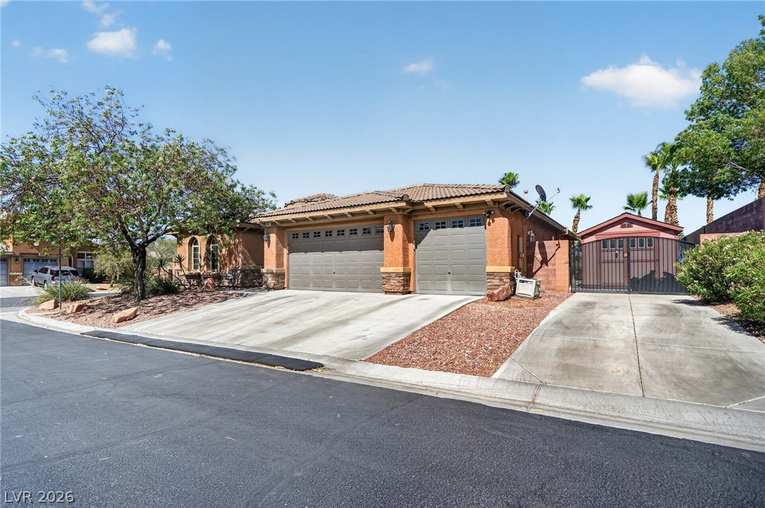 11212 Hudson Brook Street Property Photo 3