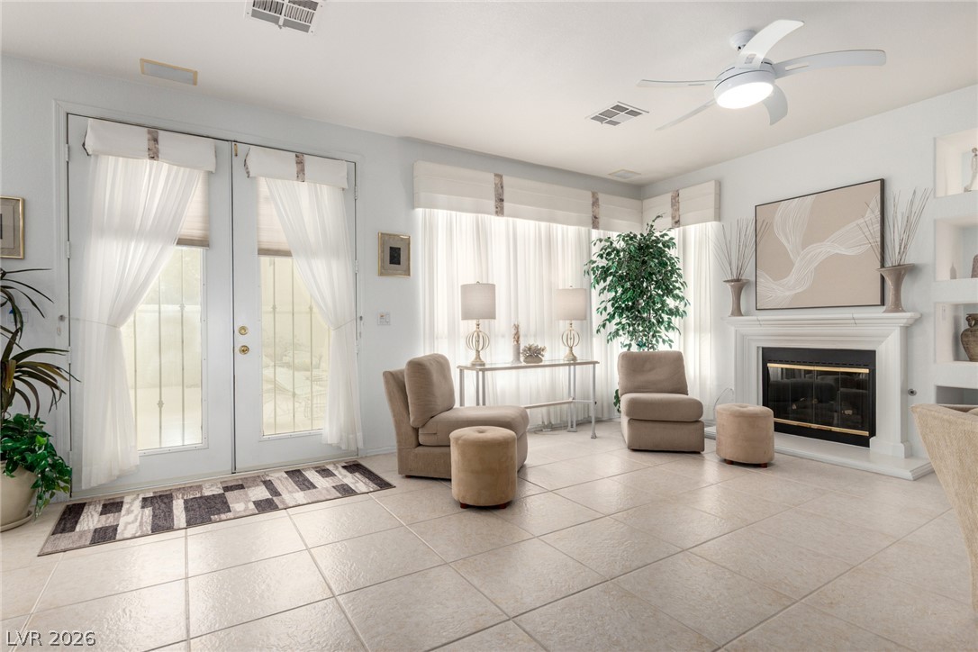 1708 Desert Fort Street Property Photo 6