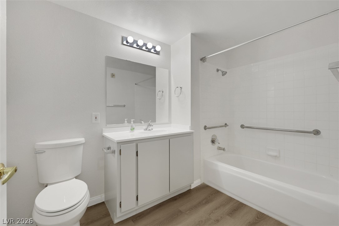 231 West Horizon Ridge Parkway 316 Property Photo 12