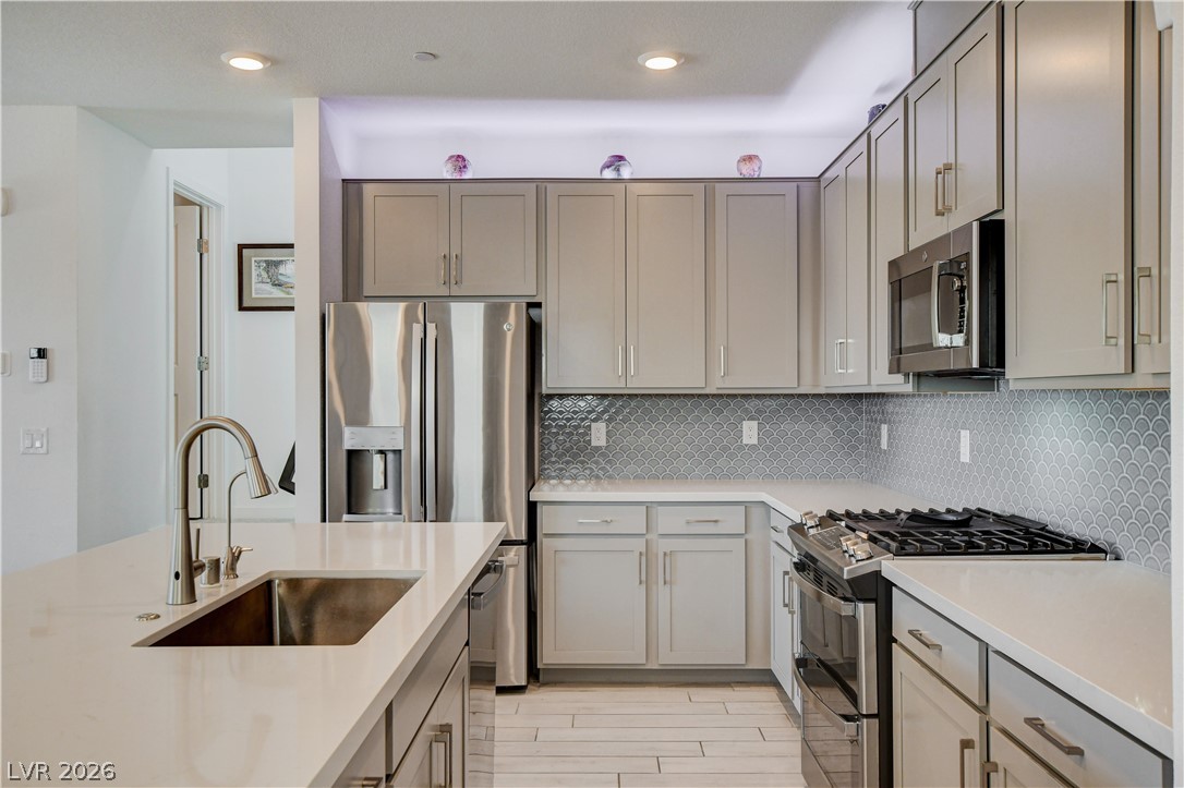11627 Desert Hollow Avenue Property Photo 8