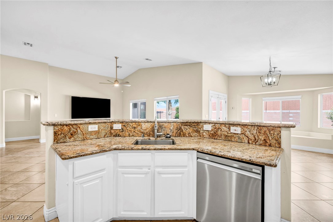 6405 Raptor Court Property Photo 6